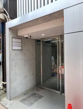 代官山フロントビルの外観