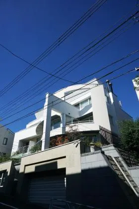 広尾レジデンスビルの外観