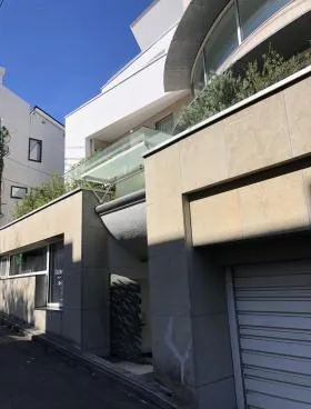 広尾レジデンスビルの外観