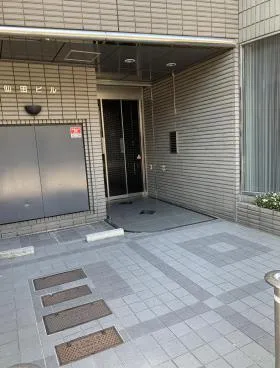 仙田ビルの外観