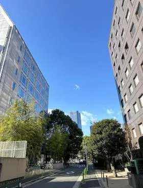 興和芝公園ビルの外観
