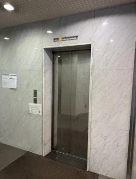 八重洲共同ビルの外観