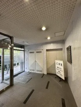 八重洲共同ビルの外観