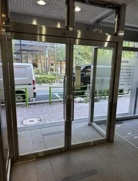 八重洲共同ビルの外観