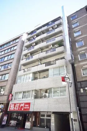 ラフィネ新宿の外観
