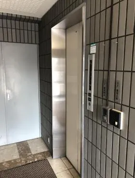 南青山273ビルの外観