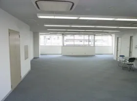 ロジックビルの外観