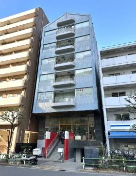 ロジックビルの外観