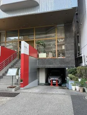 ロジックビルの外観