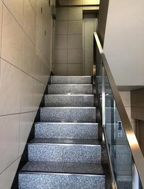 花岡ビルの外観
