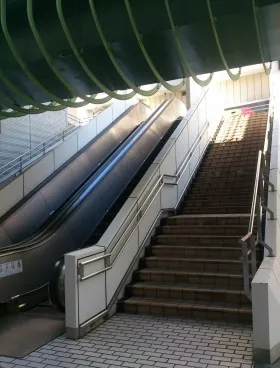 大宮情報文化センター(JACK大宮)ビルの外観