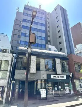 ローベル神楽坂ビルの外観