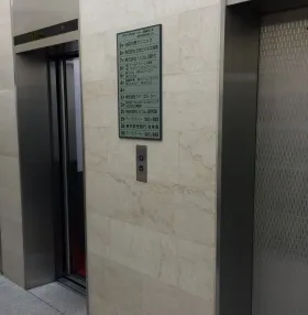アイ・アンド・イー池袋ビルの外観
