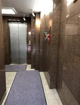 トラスト新宿ビルの外観