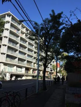 青山サンライトビルの外観