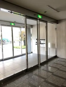 青山サンライトビルの外観