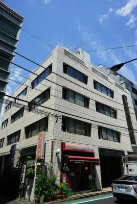 三田UTビルの外観