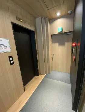 J-6ビルの外観