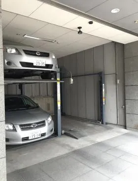やないビルの外観