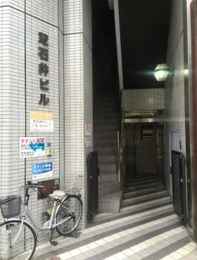 芝石井ビルの外観