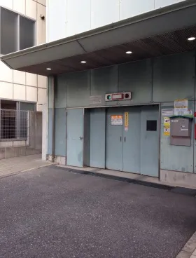 千葉ウエストビルの外観