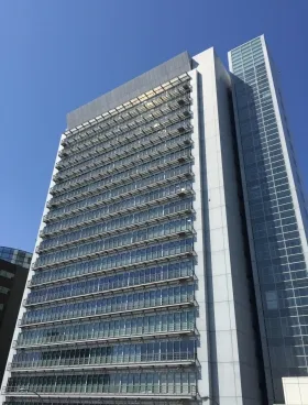 新横浜スクエアビルの外観