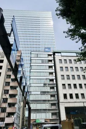 芝パークビルの外観