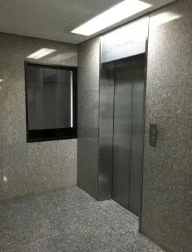 明友ビルの外観