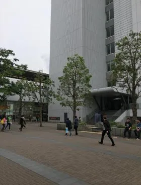 新横浜SRビルの外観