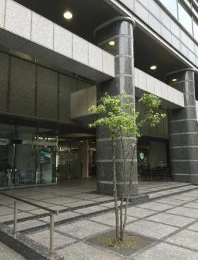 友泉新横浜ビルの外観