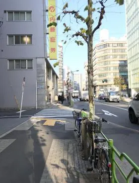 兜ビルの外観