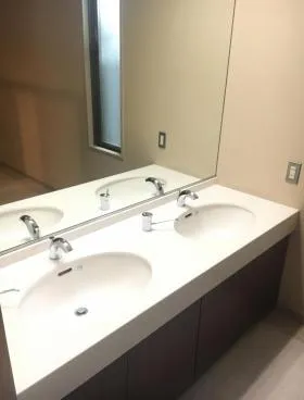 パラッツォアステックビルの外観