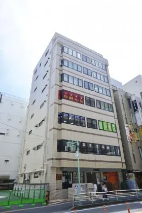 本八幡駅西口ビルの外観