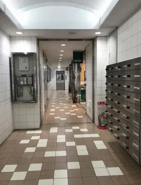 本八幡駅西口ビルの外観