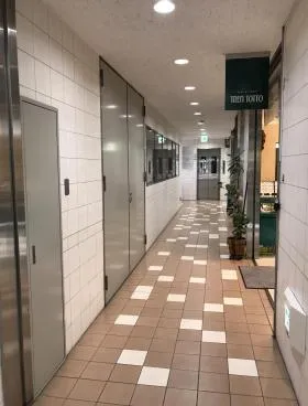 本八幡駅西口ビルの外観