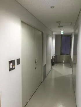東信商事ビルの外観