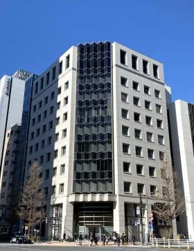 東信商事ビルの外観