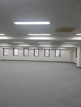 三和港南ビルの外観