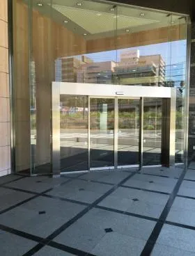 友泉新横浜1丁目ビルの外観