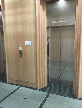 友泉新横浜1丁目ビルの外観