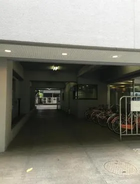 AXIS SHINYOKOHAMAビルの外観