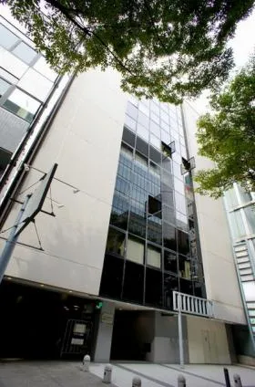 AXIS SHINYOKOHAMAビルの外観