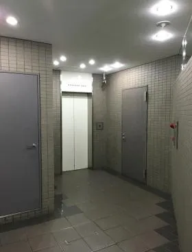 新横浜成田ビルの外観