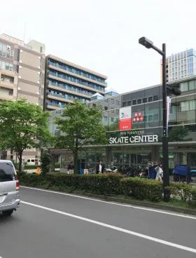 新横浜成田ビルの外観