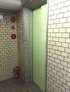 房州ビルの外観