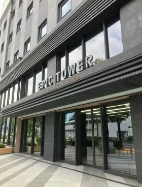 EPIC TOWER SHIN YOKOHAMA(旧:新横浜ビジネスタワー)ビルの外観