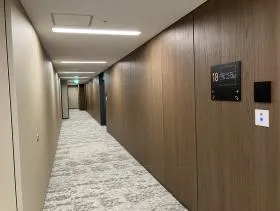 EPIC TOWER SHIN YOKOHAMA(旧:新横浜ビジネスタワー)ビルの外観