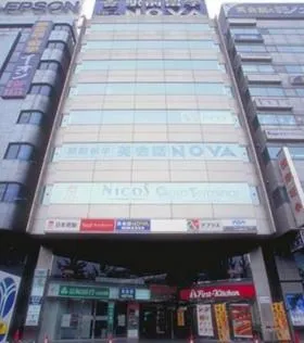 新横浜西武ビルの外観