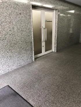 T&Tビルの外観
