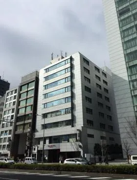 JRE青山クリスタル(旧青山クリスタル)ビルの外観